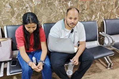 बेंगलुरु ट्रैफिक पुलिस की मुस्तैदी से बची महिला की जान, गवर्नर के काफिले के दौरान पेश आई घटना