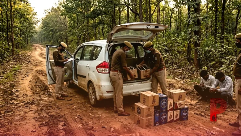 शहडोल में पुलिस की बड़ी कार्रवाई: जंगल के रास्ते तस्करी कर रहे शराब माफियाओं का भंडाफोड़, 15 लाख की आर्टिका कार और अंग्रेजी शराब जब्त