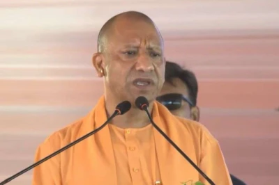 प्रतापगढ़ में विपक्ष पर जमकर बरसे सीएम योगी, बोले- जब आपकी सरकार थी तब रामभक्तों पर गोलियां चलवाते थे