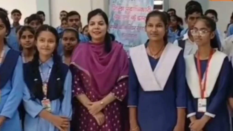 वैशाली में 'कलेक्टर दीदी की पाठशाला': डीएम वर्षा सिंह का बच्चों को भविष्य संवारने का अनोखा प्रयास
