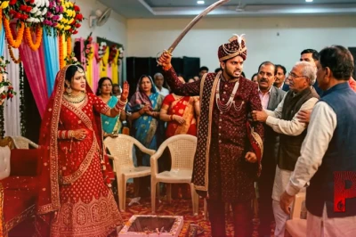 अलीगढ़ में शादी बनी रणभूमि, दहेज के लालच में दूल्हे ने लहराई तलवार, दुल्हन ने ठुकराया रिश्ता