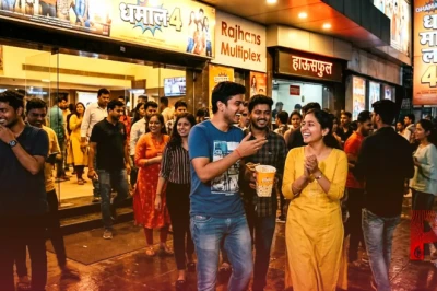 धमाल-4 की रिलीज पर सिनेमाघरों में उमड़ी भीड़, जानें फिल्म देखकर निकले दर्शकों का क्या है रिएक्शन