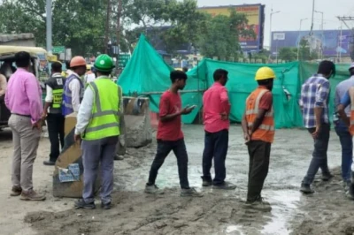 पटना में राजेंद्रनगर टर्मिनल के पास अचानक धंसी मुख्य सड़क, मची अफरातफरी, यातायात बाधित
