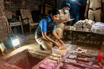 छत्रपति संभाजीनगर में अंडरवर्ल्ड डॉन बाबा फरजान के ठिकाने पर बड़ी कार्रवाई, तहखाने से मिले 5 करोड़ नकद, सोना और हथियारों का बड़ा जखीरा
