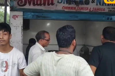 समोसे में आलू की जगह चाऊमीन का तड़का, बोकारो के इस स्टॉल पर उमड़ रही है खाने वालों की भीड़
