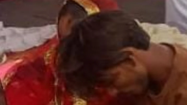 कौशांबी में मुख्यमंत्री सामूहिक विवाह योजना में फर्जीवाड़ा, दूल्हा नदारद रहने पर पड़ोसी को बिठाया मंडप में