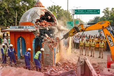 दिल्ली में अतिक्रमण पर बड़ी कार्रवाई: पीतमपुरा-शालीमार बाग रोड को चौड़ा करने के लिए हटाया गया अवैध धार्मिक स्थल