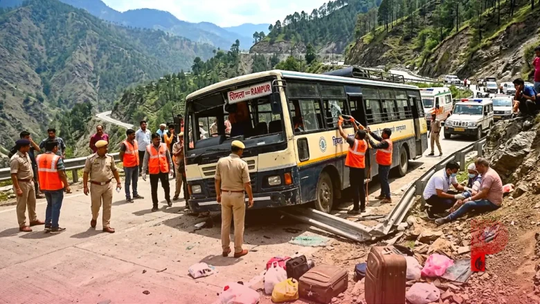 हिमाचल प्रदेश बस हादसा: रामपुर में HRTC बस पलटने से 2 की मौत और 22 घायल, सवारियों ने खोले कई बड़े राज