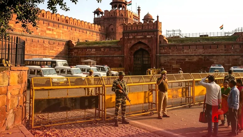 दिल्ली का लाल किला एक महीने के लिए आम पर्यटकों के लिए हुआ बंद, जानिए क्या है बड़ी वजह