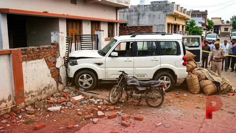 गुना में तस्करों का तांडव: 3 करोड़ का डोडा-चूरा ले जा रहे वाहन की टक्कर से दंपति की मौत, घर से जा टकराई कार