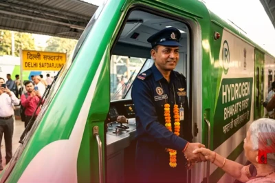 भारत की पहली हाइड्रोजन ट्रेन के सारथी बने राजेश कुमार, जानें कौन हैं ये लोको पायलट और क्यों मिला उन्हें ये खास मौका