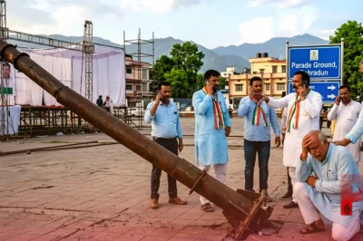 देहरादून में राहुल गांधी के कार्यक्रम से पहले दुखद हादसा, लोहे का पिलर गिरने से कांग्रेस कार्यकर्ता की मौत