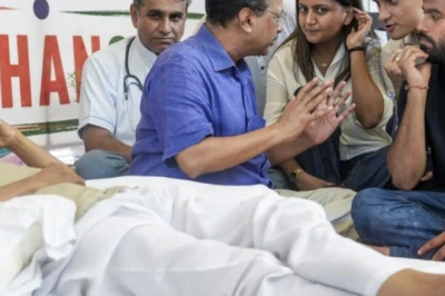 सुशांत सिन्हा: कॉकरोच पार्टी के मंच पर केजरीवाल की एंट्री, क्या सोनम वांगचुक का आंदोलन बनेगा नया अन्ना आंदोलन