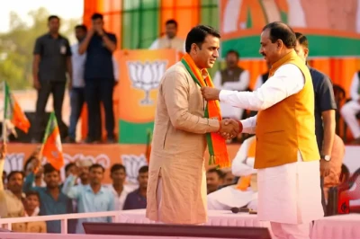 दतिया उपचुनाव से पहले कांग्रेस को बड़ा झटका, प्रत्याशी के रिश्तेदार गोविंद राहुल देव ने थामा भाजपा का दामन