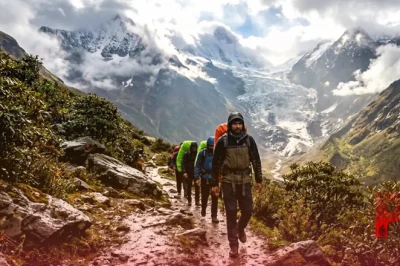 पिंडारी ग्लेशियर की रोमांचक यात्रा: बारिश के बाद कुमाऊं के इस ट्रेक की खूबसूरती में खो जाएं