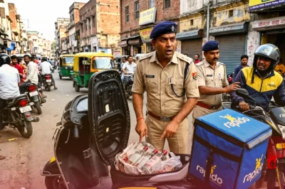 पटना में रैपिडो टैक्सी से हो रही थी शराब की तस्करी, डिक्की खुलते ही पुलिस के उड़े होश