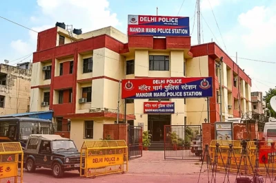 राहुल गांधी, प्रियंका गांधी और अखिलेश यादव होंगे रिहा, सोनिया गांधी पहुंचीं मंदिर मार्ग पुलिस स्टेशन