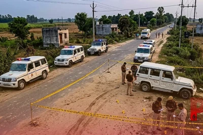 मऊ में ऑपरेशन प्रहार: मुठभेड़ के बाद इनामी गौ-तस्कर गिरफ्तार, पुलिस की जवाबी कार्रवाई में घायल