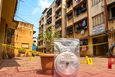 महाराष्ट्र के ठाणे में खौफनाक वारदात: साड़ी न लाने पर पत्नी ने प्रेशर कुकर के ढक्कन से पीटकर पति को उतारा मौत के घाट