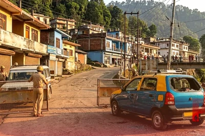 हिमाचल के हमीरपुर में बवाल: किराए के विवाद में टैक्सी चालक को लहूलुहान करने के बाद आरोपी ने पुलिस टीम पर भी किया हमला, भोरंज में भारी तनाव