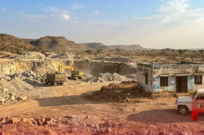रतलाम में अवैध खनन माफिया का कहर, पटवारी के साथ बेरहमी से मारपीट कर तोड़ा हाथ