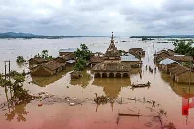 असम में बाढ़ का कहर: 11 जिलों में मची तबाही, 41 लोगों की मौत और 6.50 लाख से ज्यादा लोग प्रभावित