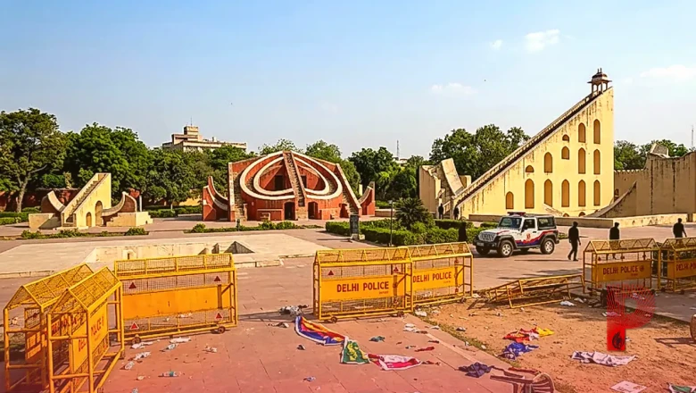 दिल्ली में नीट विवाद: जंतर-मंतर पर प्रदर्शन हुआ हिंसक, पुलिस का दावा- असामाजिक तत्वों ने लिया कब्जा