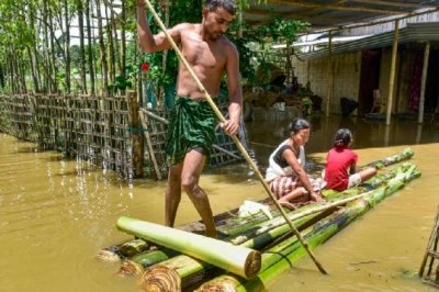 मानसून का तांडव: गुजरात से कश्मीर तक भारी बारिश का अलर्ट, बाढ़ और भूस्खलन का खतरा