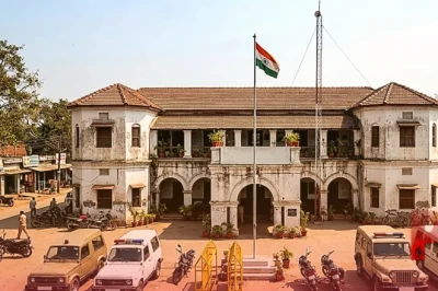 भरत तिवारी के परिवार से मिले डिप्टी सीएम सम्राट चौधरी, एसडीएम और डीएसपी पर हुई बड़ी कार्रवाई