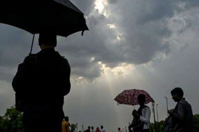 दिल्ली-एनसीआर में बारिश का दौर जारी, जानिए अगले 3 दिनों में कैसा रहेगा मौसम का मिजाज
