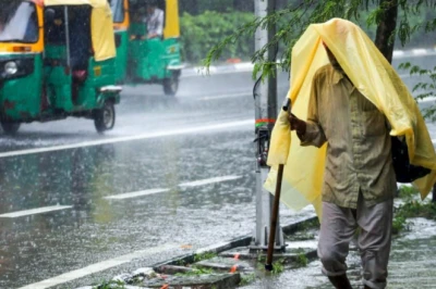 MP Weather Update: मध्य प्रदेश में चार दिनों तक भारी बारिश का अलर्ट, भोपाल और इंदौर समेत 50 से अधिक जिलों पर संकट