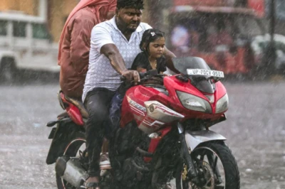 ओडिशा में रेड अलर्ट के साथ देश भर में बारिश का दौर जारी, राजस्थान और हिमाचल में भी चेतावनी