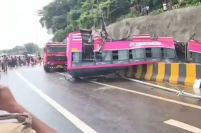 केरल के कुट्टीपुरम में भीषण बस हादसा, डिवाइडर से टकराकर पलटी गाड़ी, एक यात्री की मौत और 26 घायल