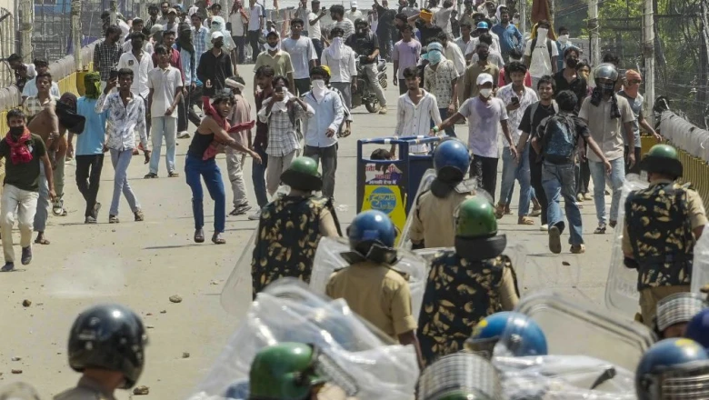 सिवान में हिंसक प्रदर्शन का तांडव: एसपी सहित 30 पुलिसकर्मी घायल, इंटरनेट सेवा पर रोक