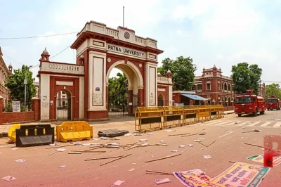 बिहार छात्र प्रदर्शन: राहुल गांधी का सरकार पर बड़ा हमला, एके-47 चलाने के दावे से बढ़ी सियासी हलचल