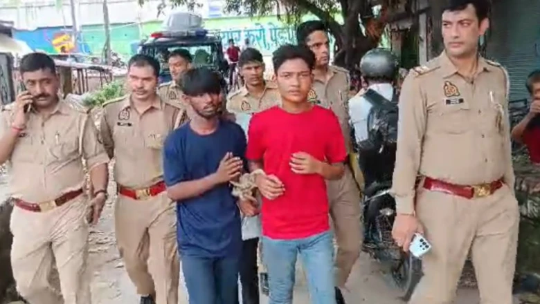 कानपुर में महिला से मारपीट करने वाले तीन दबंग गिरफ्तार, पुलिस ने सिमरा गांव में निकाला जुलूस