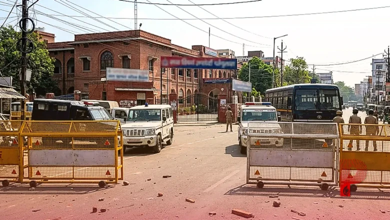 AK-47 फायरिंग और प्रदर्शनकारियों पर तेजस्वी का हमला, कहा- सम्राट चौधरी के भरोसे न रहें अधिकारी