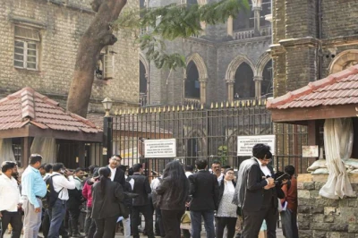 पति की ही जिम्मेदारी नहीं, परिवार के खर्च में पत्नी को भी करना होगा योगदान: बॉम्बे हाईकोर्ट