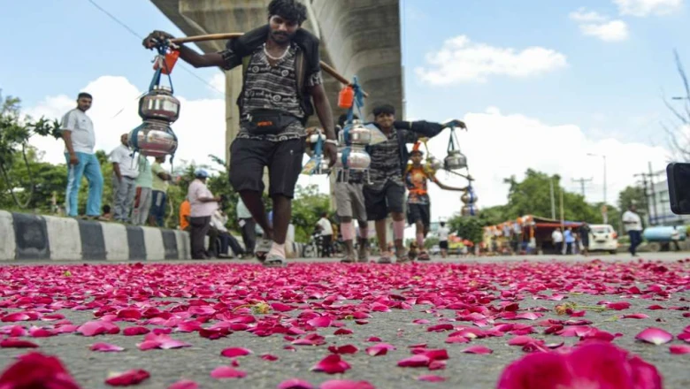 हरिद्वार जाने वालों सावधान! मुजफ्फरनगर में आज रात से बदला ट्रैफिक प्लान, 12 अगस्त तक भारी वाहनों के लिए नो-एंट्री