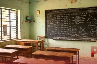 छत्तीसगढ़: स्कूल में टीचर ने छात्र को दी अजीब सजा, 100 बार हिंदी और 100 बार इंग्लिश में लिखवाईं गालियां
