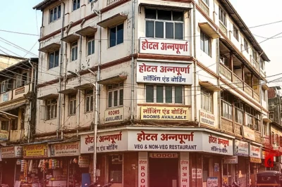 होटल के लाइसेंस रद्द करने पर बॉम्बे हाई कोर्ट की टिप्पणी: 'हम भारत में हैं, मक्खियों को लेकर व्यावहारिक बनें'