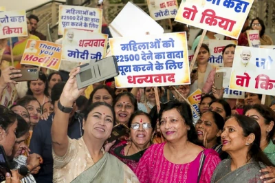 दिल्ली लक्ष्मी योजना: महिलाओं को हर महीने मिलेंगे 2500 रुपये, जानें आवेदन की शर्तें और जरूरी नियम