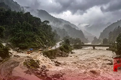 उत्तराखंड में मौसम का रौद्र रूप: देहरादून सहित 7 जिलों में भारी बारिश और अचानक बाढ़ का खतरा