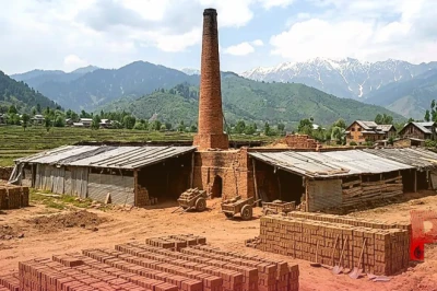 कश्मीर के कुलगाम में कायराना आतंकी हमला, छत्तीसगढ़ के दो श्रमिकों की गई जान
