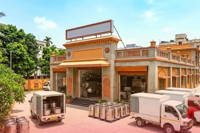 कोलकाता के स्कूलों में इस्कॉन की नई पहल: मिड-डे मील की जिम्मेदारी संभालते ही सीएम ने 'अन्नामृत' किचन का किया शुभारंभ