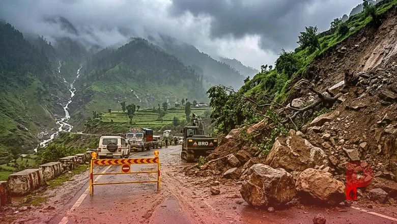हिमाचल प्रदेश में फिर बिगड़ा मौसम: 7 अगस्त तक मूसलाधार बारिश का अलर्ट, कई सड़कें बंद