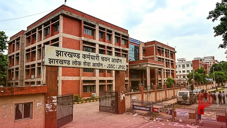 झारखंड में JPSC और JSSC परीक्षाओं पर बवाल: कॉकरोच जनता पार्टी का छात्रों को मिला साथ