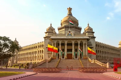 कर्नाटक कैबिनेट का बड़ा विस्तार: 19 नए मंत्रियों ने ली शपथ, गायत्री शान्ते गौडा का नाम आखिरी वक्त पर हटा