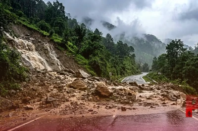 उत्तराखंड में भारी बारिश का दौर जारी: 7 जिलों में अलर्ट, पिथौरागढ़ में ठप 18 सड़कें