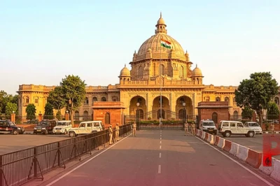 उत्तर प्रदेश विधानसभा में राम मंदिर चढ़ावे को लेकर जोरदार हंगामा, सपा विधायक सचिन यादव पूरे सत्र के लिए निलंबित